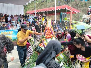 Meriahnya Ruwat Rawat Menoreh, Ada Kirab Budaya-Rayahan Gunungan Hasil Bumi