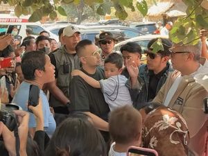 Lagi Ada di Lombok, Nagita dan Raffi Ahmad Kasih Bantuan ke Kampung Adat Sade