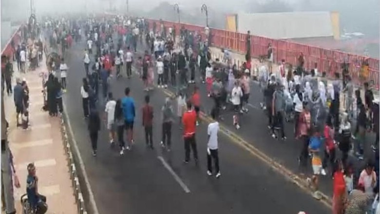 Warga Keluhkan Asap Karhutla Saat CFD di Palembang