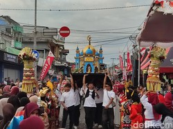 Meriahnya Parade Peringatan Maulid Nabi di Kampung Jawa Denpasar