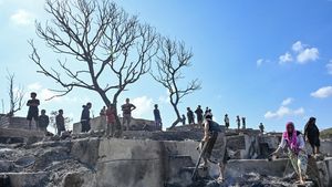 Pascakebakaran, Desa Adat Sade Lombok Dipenuhi Puing Bangunan