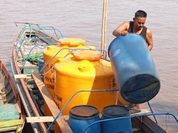 Air di Pulau Hanaut Jadi Asin, Warga Bergantung Pasokan dari Pemkab