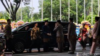 Jokowi, Pramono hingga Menteri Kabinet Merah Putih Hadiri Nikahan Sespri Prabowo