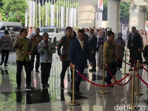 Video: Gaya Prabowo, Gibran hingga Jokowi Hadiri Nikahan Rizky Irmansyah