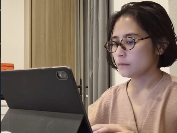 Jatuh Bangun Prilly Latuconsina hingga Lulus S2
