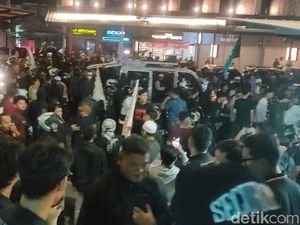 Tolak LGBT, Massa Sweeping Kafe hingga THM di Cianjur