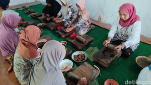 Melihat Tradisi Mipis Boreh Khas Keraton Kasepuhan Cirebon