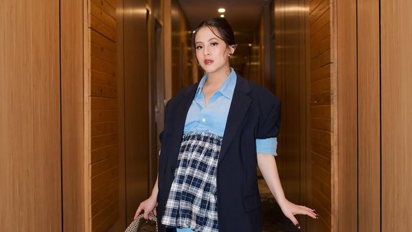 Adhisty Zara Hamil Besar, Eksis Raih Penghargaan