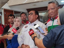 Perusahaan Raup Untung Lalu Kabur, Buruh Minta Pesangon Dibayar di Muka!