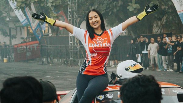 Aksi Anindita Hidayat Nge-drift Bikin Heboh