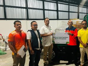 Bank NTB Syariah Salurkan Air Bersih-Sembako untuk Korban Kebakaran Desa Sade