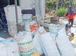 Sampah Tak Lagi Dibakar, Warga Kobar Mulai Ubah Limbah Jadi Penghasilan