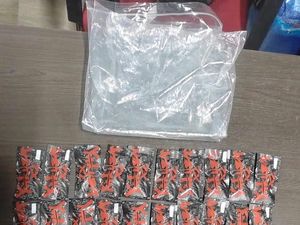 Bareskrim Tangkap Kurir Narkoba di  Dumai, 50 Cartridge Vape Etomidate Disita