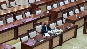 Calon Bos OJK Sarjito Ungkap Kunci Keberhasilan Bursa Mineral RI