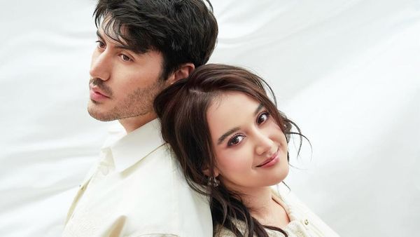 Sweet! Esta Pramanita Kasih Kejutan Ultah ke Bara Valentino