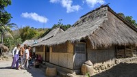 Jadi Magnet Wisatawan, Begini Pesona Desa Adat Sasak Ende Lombok