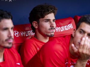 Arsenal Minat Gaet Alvarez?