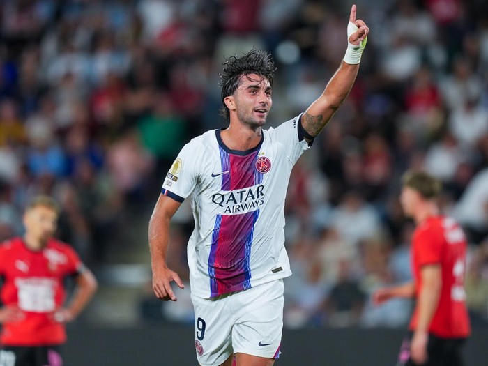 RENNES, FRANCE - AUGUST 23: Ferran Torres of PSG celebrates after scoring his team's second goal during the Ligue 1 McDonald's 2026/27 match between Stade Rennais FC and Paris Saint-Germain at Roazhon Park on August 23, 2026 in Rennes, France. (Photo by Franco Arland/Getty Images)