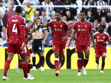 Carragher: Liverpool Kebanyakan Penyerang!