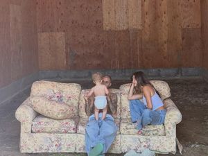 Momen Manis Hailey Bieber Rayakan Ultah ke-2 Jack