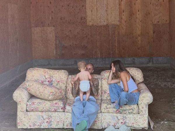 Momen Manis Hailey Bieber Rayakan Ultah ke-2 Jack