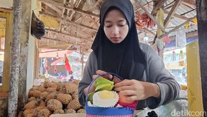 Jelang Maulid Nabi, Pedagang Parcel Buah di Lumajang Kebanjiran Pesanan
