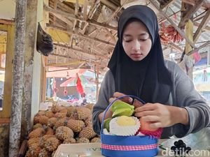 Jelang Maulid Nabi, Pedagang Parcel Buah di Lumajang Kebanjiran Pesanan