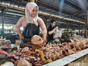 Jelang Maulid Nabi, Harga Daging Ayam di Pasar Porong Tembus Rp 43 Ribu Kg