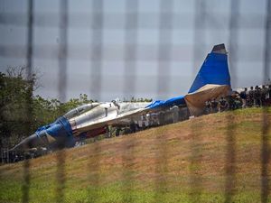 Pesawat Tempur Sukhoi Tergelincir di Bandara Sultan Hasanuddin