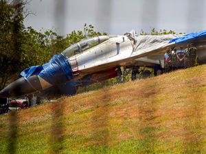 Sukhoi TNI AU Tergelincir di Bandara Hasanuddin Usai Alami Masalah Pengereman