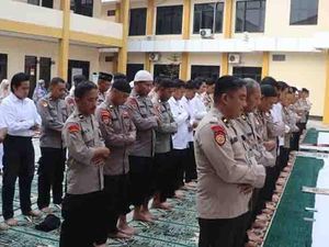 Perkuat Ikhtiar dengan Salat Istisqa, Kapolresta Palangka Raya: Muhasabah