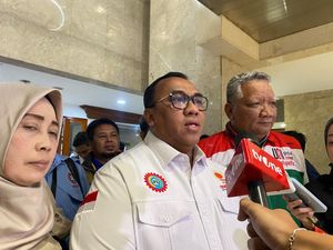Rapat Bareng DPR, Koalisi Buruh Singgung Investor Kabur Tak Beri Pesangon