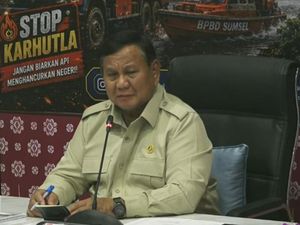 Prabowo Kirim 500 Pompa hingga 100 Motor Trail Tangani Karhutla Sumsel