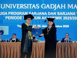Kuliah di 2 Negara, Ramzy Tetap Jadi Lulusan Terbaik UGM dengan IPK 3,99