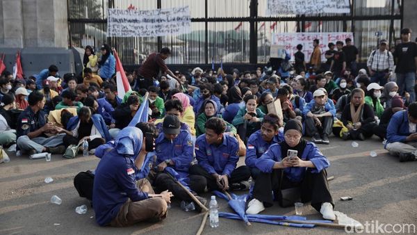 Ratusan Pemuda dan Mahasiswa Aksi Serukan Persatuan
