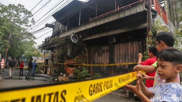 Ruko Kebakaran Maut di Tebet Kini Digaris Polisi