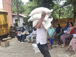 Pilu Lansia Meninggal Saat Antre Bantuan Beras di Bogor