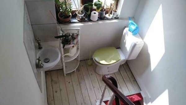 Deretan Letak Toilet Aneh Tapi Nyata, Kok Bisa Ya?