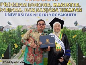 Kisah Toviyani, Ibu Hamil Disabilitas Netra yang Lulus S2 Cum Laude di UNY