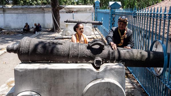 Tradisi Keraton Solo Jelang Maulid Nabi, Nyai Setomi Dibersihkan Air Kembang