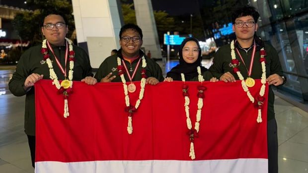 Wakil Indonesia Raih Dua Emas dan Satu Perunggu di International Geography Olympiad Masih dalam momentum memperingati 81 tahun Kemerdekaan Republik Indonesia, kabar membanggakan kembali datang dari perjuangan talenta muda Indonesia di ajang internasional. Murid Indonesia berhasil meraih dua medali emas, satu medali perunggu, dan honorable mention poster presentation pada ajang International Geography Olympiad (iGeo) yang berlangsung pada 11 s.d. 17 Agustus 2026 di Istanbul, Turki.