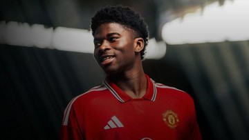 MU Resmikan Transfer Carlos Baleba