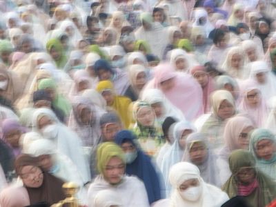 Di Tengah Kabut Asap, Umat Islam Palembang Gelar Salat Meminta Hujan
