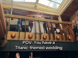 Viral Pasangan Gelar Pernikahan Tema Film Titanic, Hadirkan Sekoci Mini 3D