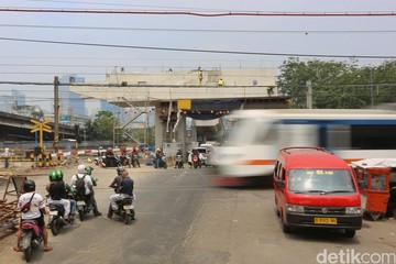 Jalan Layang Latumeten Dikebut, Target Rampung Desember