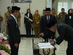 81 Pejabat Pemkot Palembang Dilantik, Walkot Minta Dishub Atasi Parkir Liar