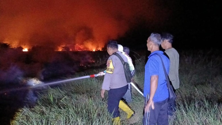 Karhutla Membara di Desa Sponjen Muaro Jambi