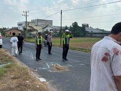 Pikap angkut 16 Orang Terguling di OKU Timur, 2 Penumpang Tewas
