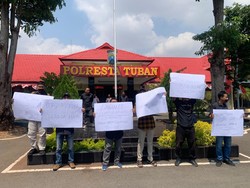 Protes Dugaan Intimidasi, Wartawan Tuban Demo di Mapolresta Tuban