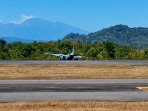 Pesawat TNI AL Tergelincir di Bandara Hasanuddin Makassar